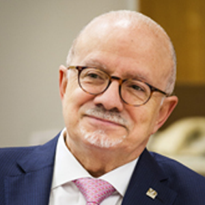 Dr. Eduardo José Padrón