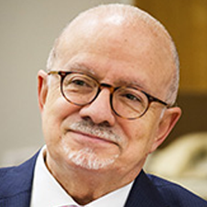 Dr. Eduardo Padron